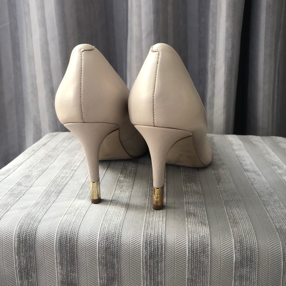 GUESS nude heels - Picture 3 of 8